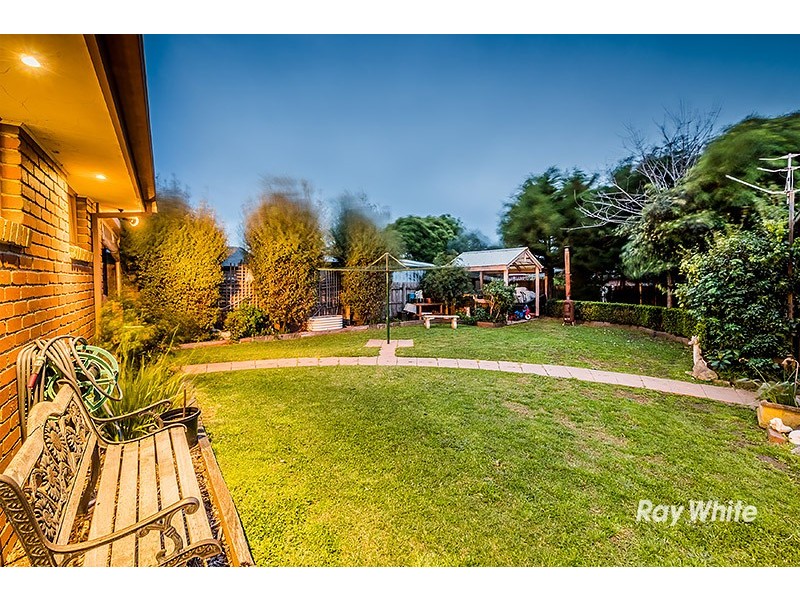 9 South Anderson Court, Cranbourne VIC 3977