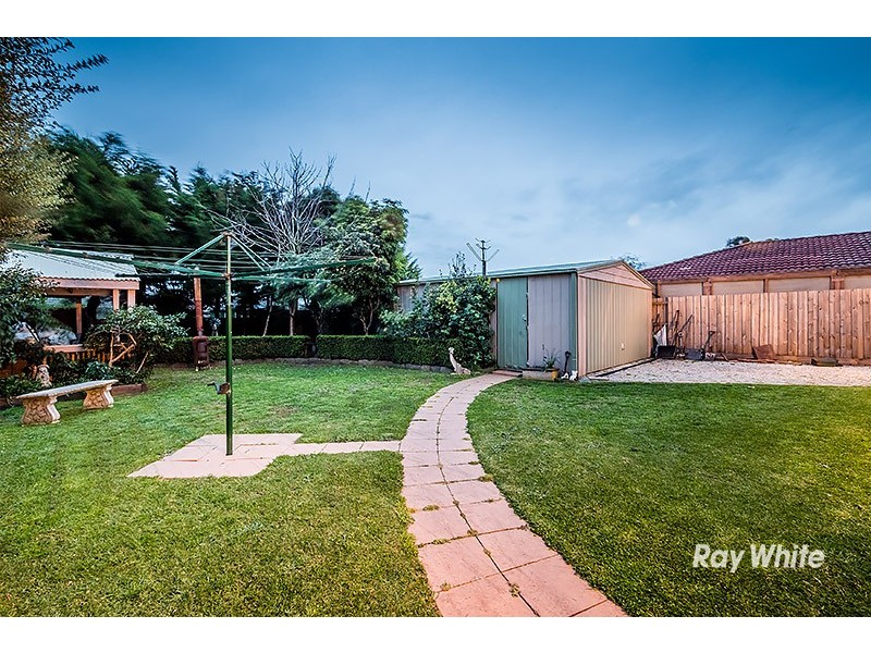 9 South Anderson Court, Cranbourne VIC 3977