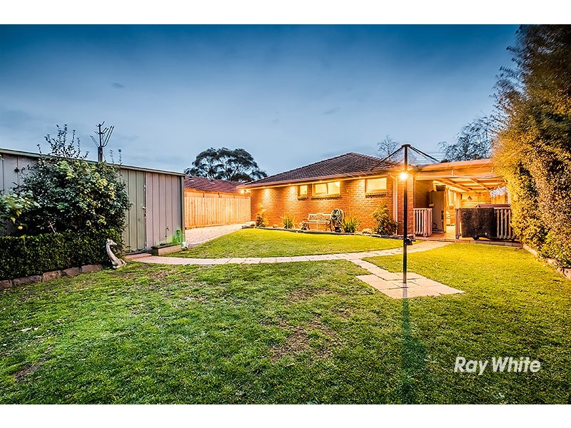 9 South Anderson Court, Cranbourne VIC 3977