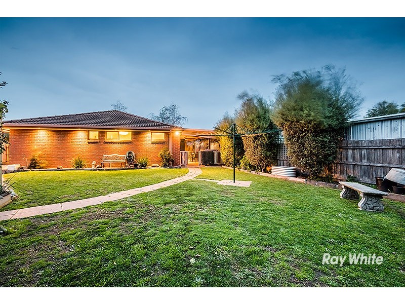 9 South Anderson Court, Cranbourne VIC 3977