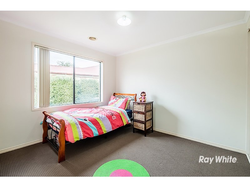 8 Bounty Way, Berwick VIC 3806