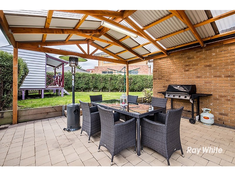 8 Bounty Way, Berwick VIC 3806