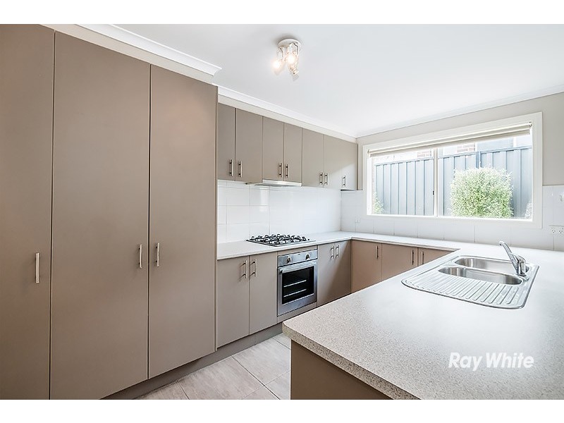 30 Lucerne Circuit, Pakenham VIC 3810