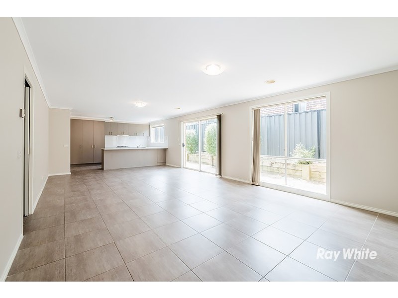 30 Lucerne Circuit, Pakenham VIC 3810