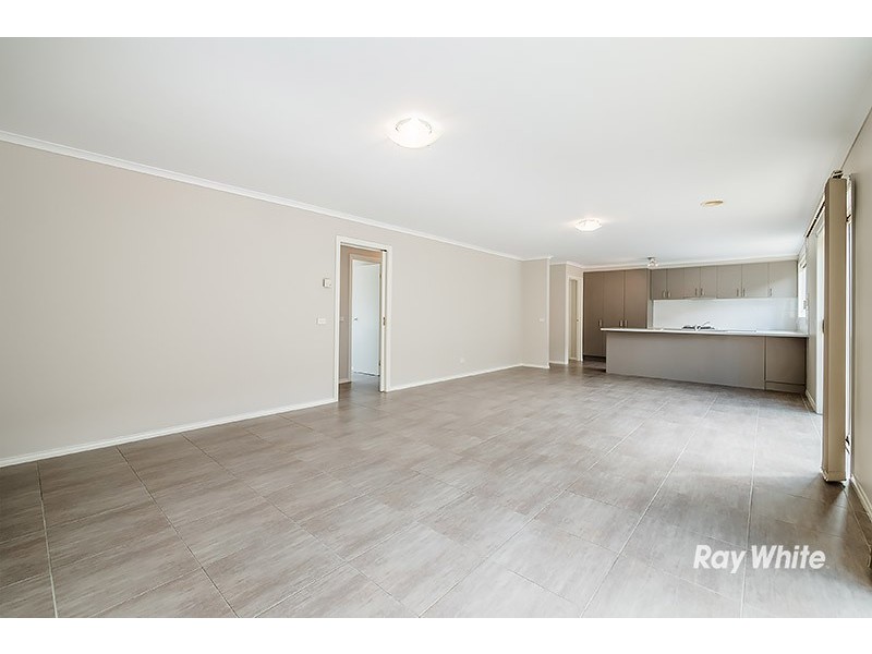 30 Lucerne Circuit, Pakenham VIC 3810