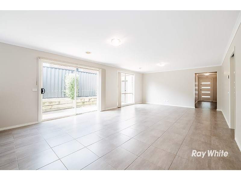 30 Lucerne Circuit, Pakenham VIC 3810