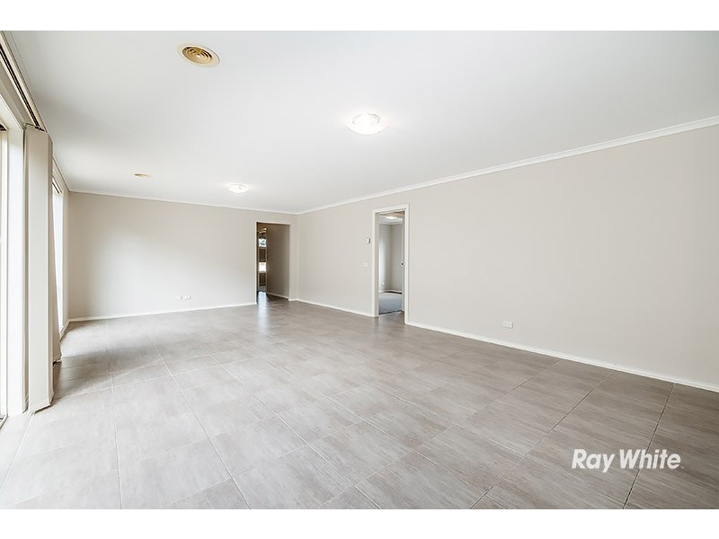 30 Lucerne Circuit, Pakenham VIC 3810
