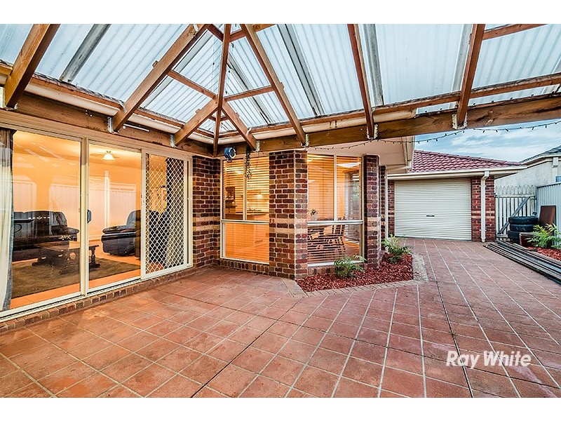 27 Hazelmere Avenue, Cranbourne West VIC 3977