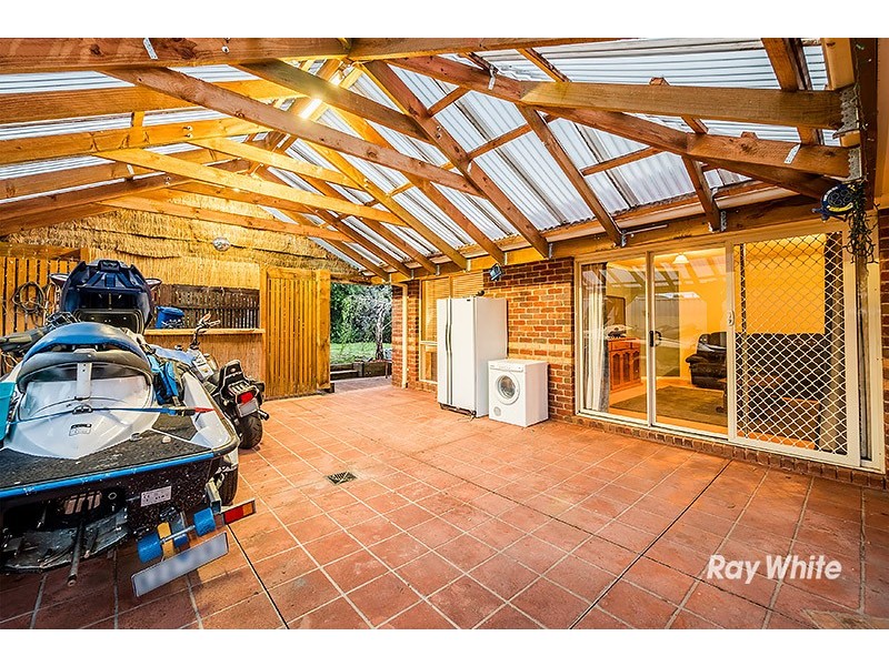 27 Hazelmere Avenue, Cranbourne West VIC 3977