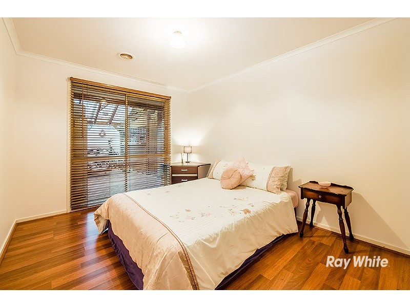 27 Hazelmere Avenue, Cranbourne West VIC 3977