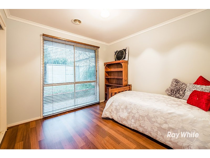 27 Hazelmere Avenue, Cranbourne West VIC 3977