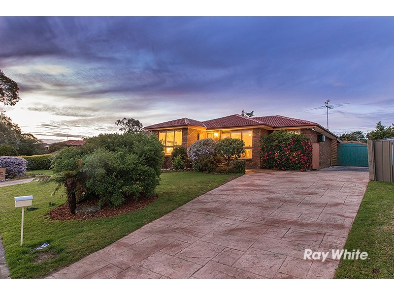 13 Bradley Terrace, Narre Warren VIC 3805