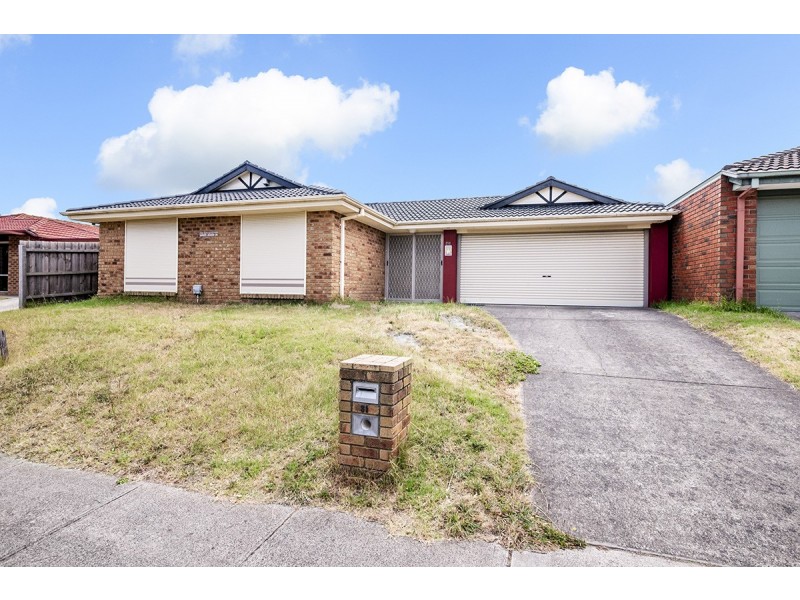 31 Godwin Crescent, Cranbourne North VIC 3977