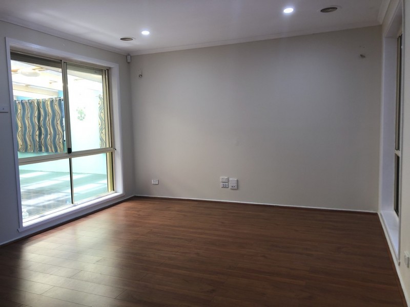 31 Godwin Crescent, Cranbourne North VIC 3977