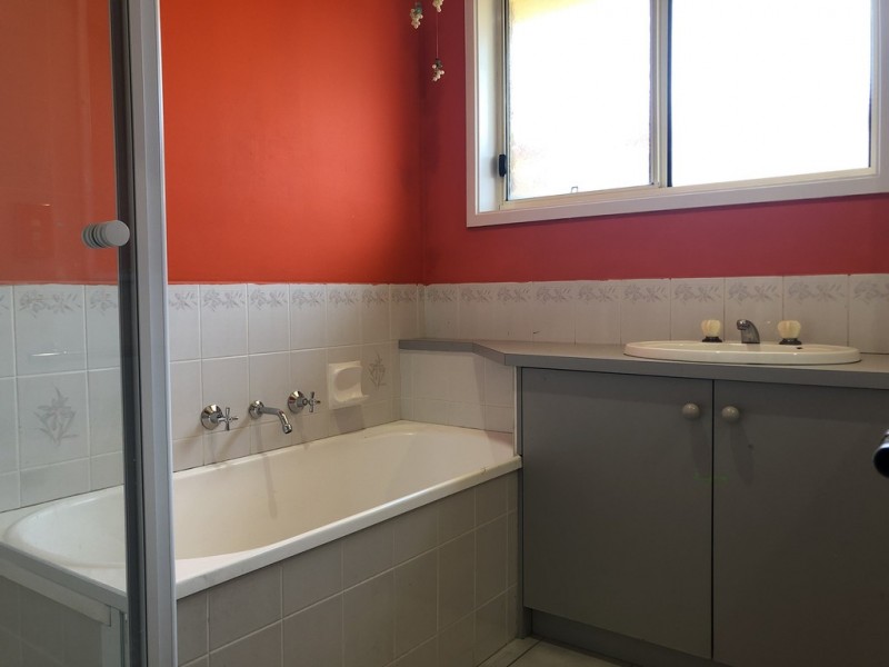 31 Godwin Crescent, Cranbourne North VIC 3977