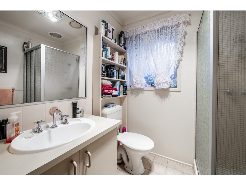 10 Godwin Crescent, Cranbourne North VIC 3977