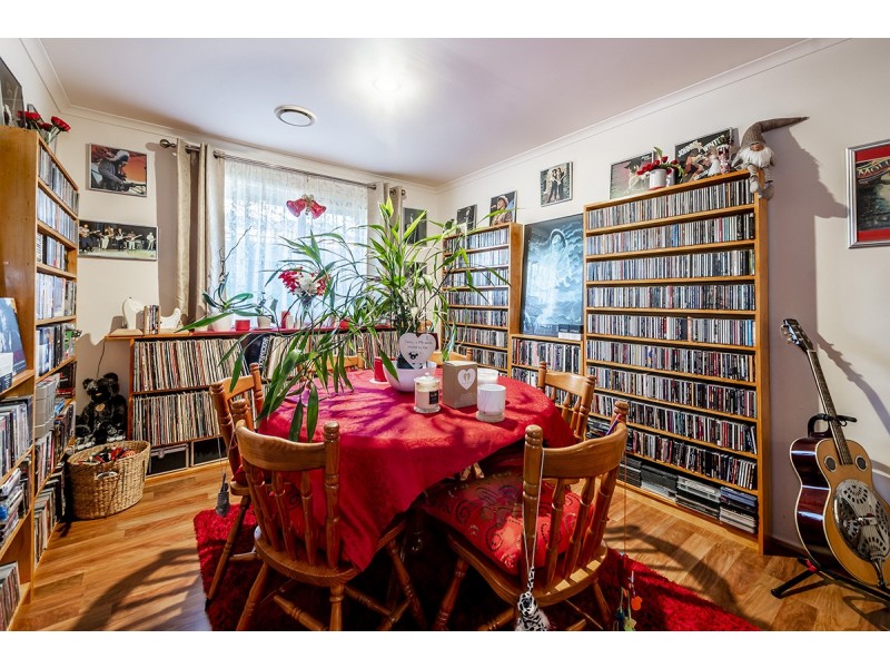 10 Godwin Crescent, Cranbourne North VIC 3977