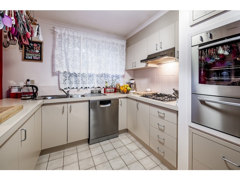 10 Godwin Crescent, Cranbourne North VIC 3977