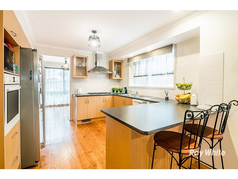 14 Frances Crescent, Cranbourne North VIC 3977