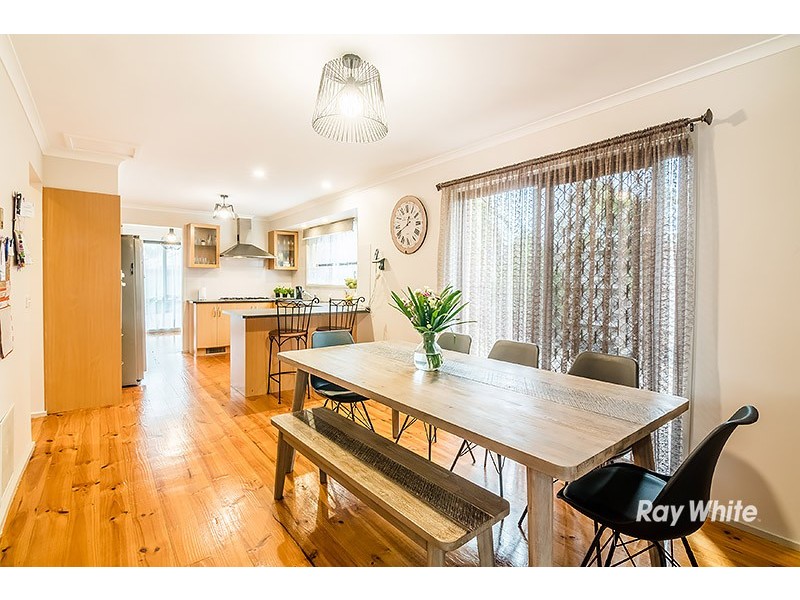 14 Frances Crescent, Cranbourne North VIC 3977