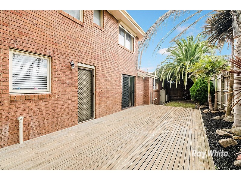 14 Frances Crescent, Cranbourne North VIC 3977