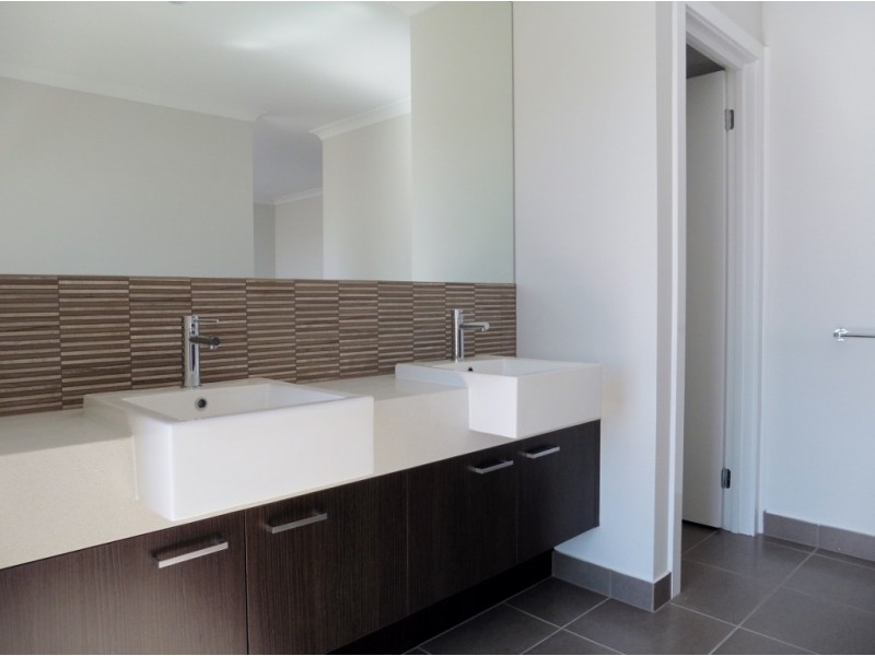 9 Arapiles Street, Cranbourne North VIC 3977