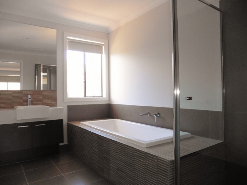 9 Arapiles Street, Cranbourne North VIC 3977