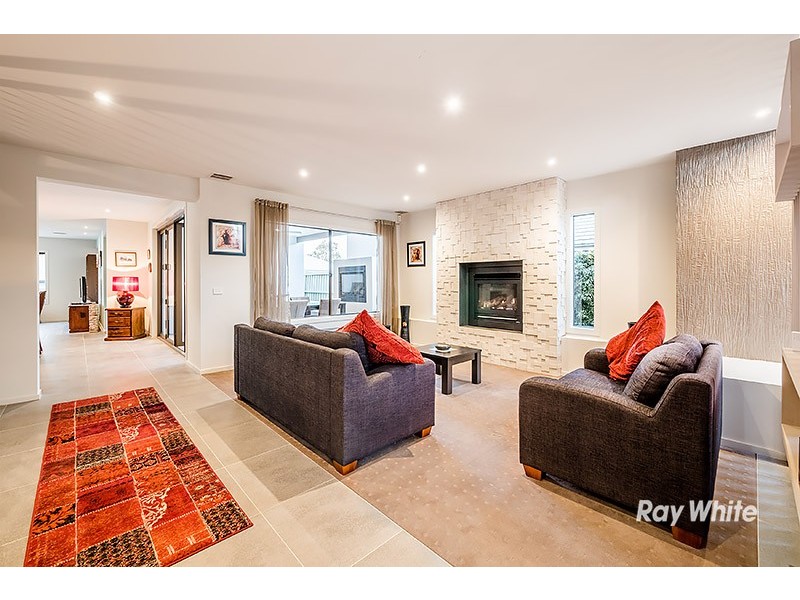 8 Peledora Place, Lyndhurst VIC 3975