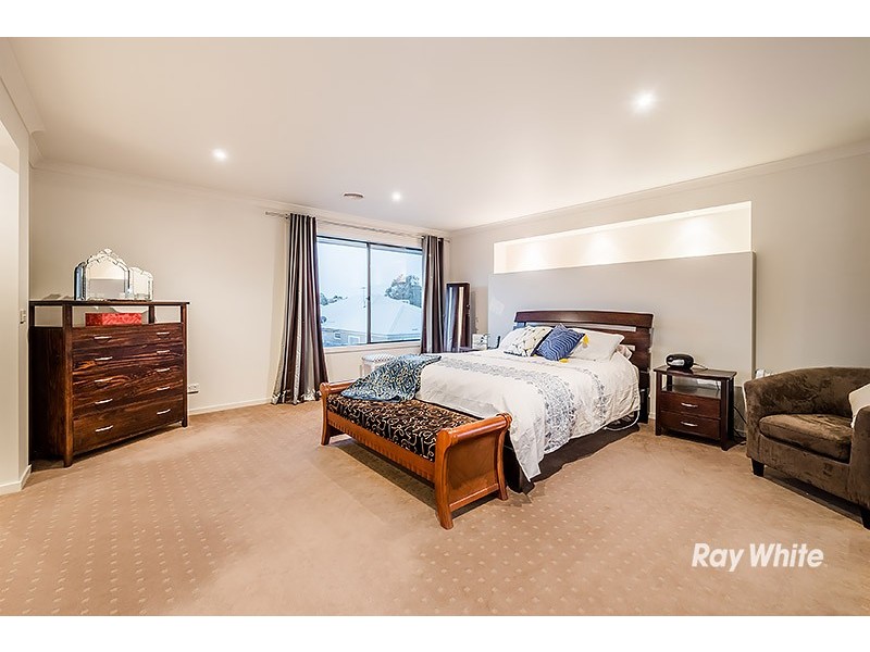 8 Peledora Place, Lyndhurst VIC 3975