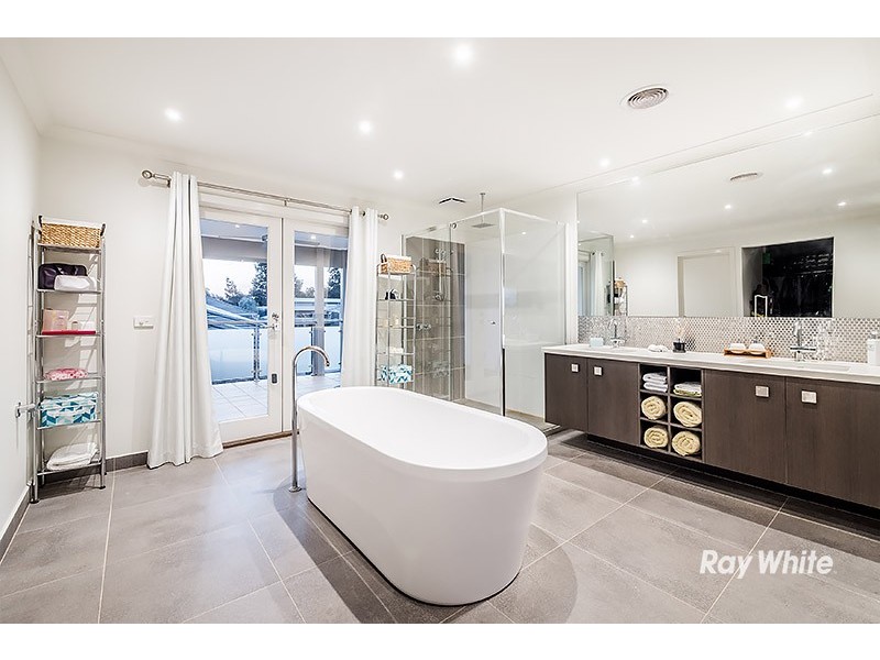 8 Peledora Place, Lyndhurst VIC 3975