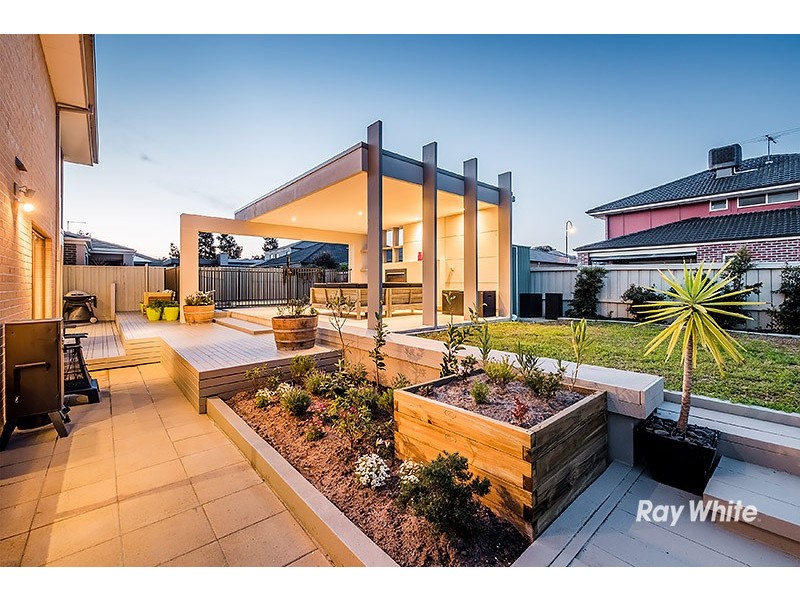 8 Peledora Place, Lyndhurst VIC 3975