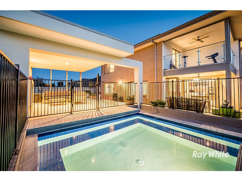 8 Peledora Place, Lyndhurst VIC 3975