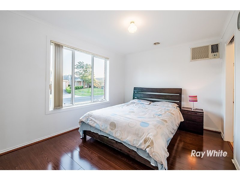12 Breamlea Way, Cranbourne West VIC 3977