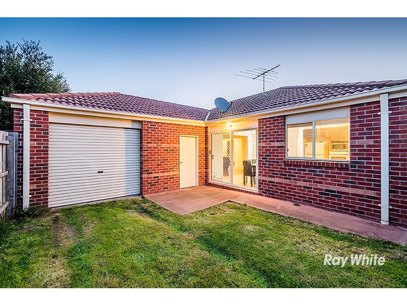 12 Breamlea Way, Cranbourne West VIC 3977