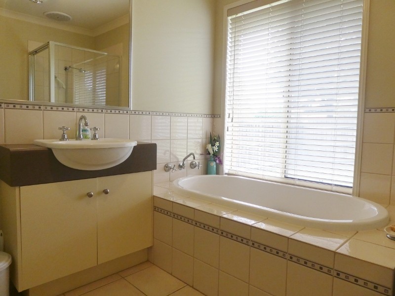 26 Cato Parkway, Lynbrook VIC 3975