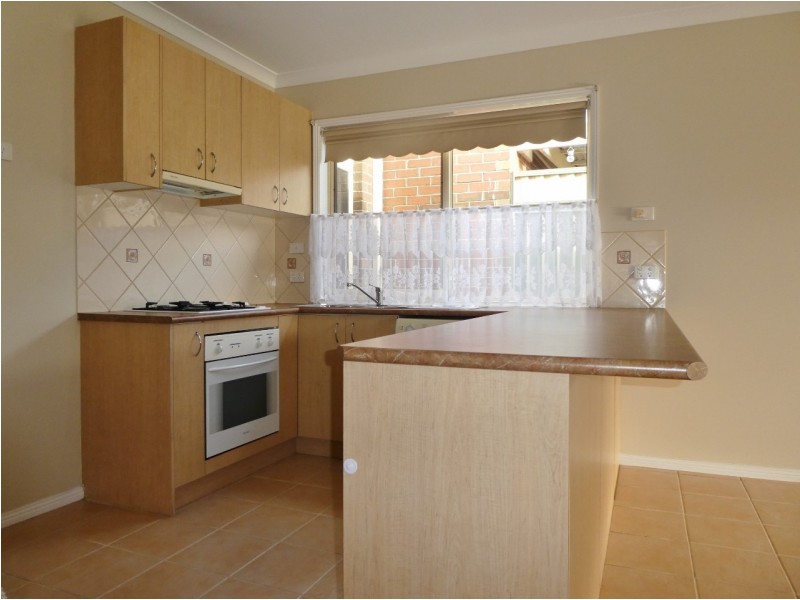 11 Horsham Drive, Cranbourne East VIC 3977