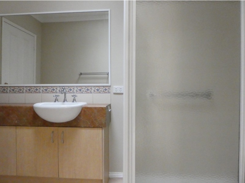 11 Horsham Drive, Cranbourne East VIC 3977