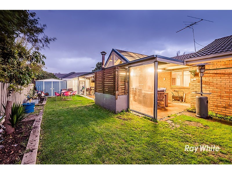 144 Lawless Drive, Cranbourne North VIC 3977
