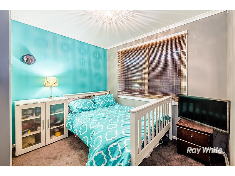 144 Lawless Drive, Cranbourne North VIC 3977