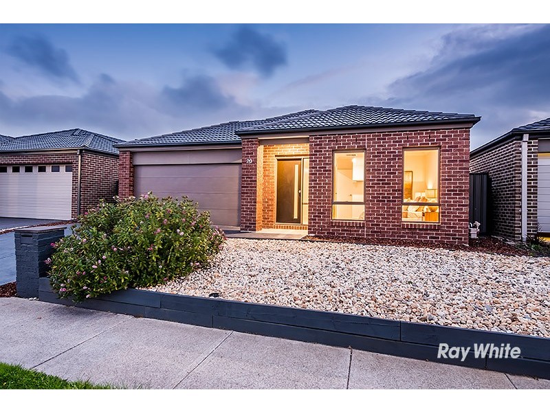 20 Gelderland Drive, Clyde North VIC 3978