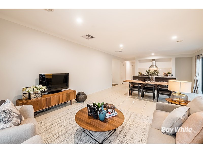 20 Gelderland Drive, Clyde North VIC 3978