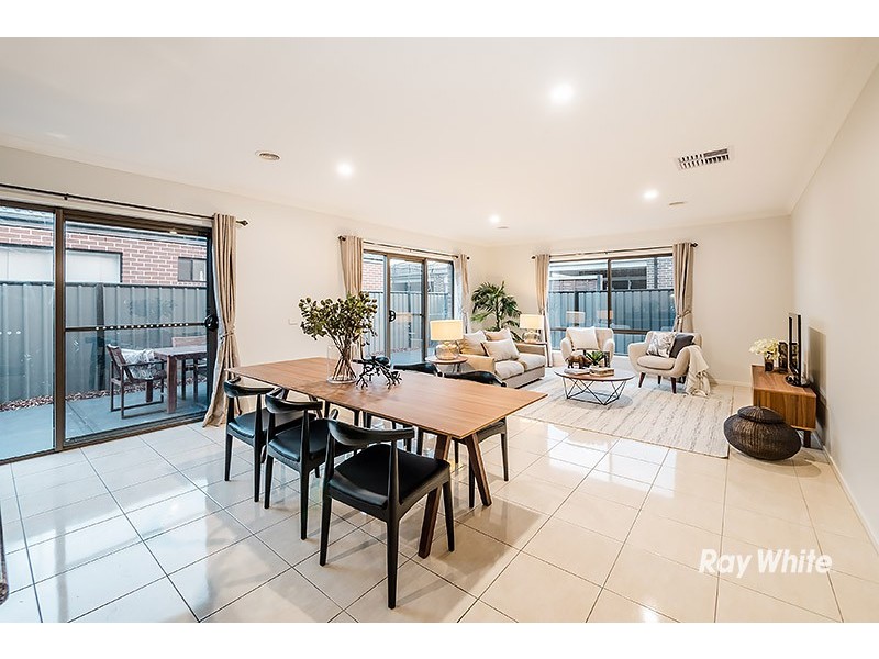 20 Gelderland Drive, Clyde North VIC 3978
