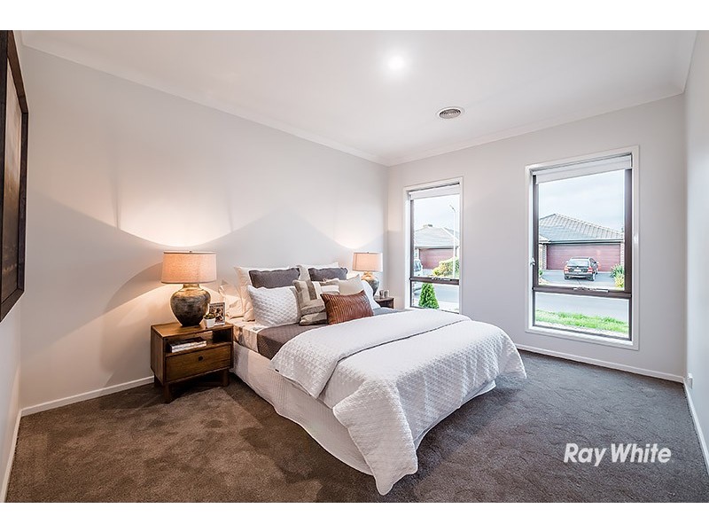 20 Gelderland Drive, Clyde North VIC 3978