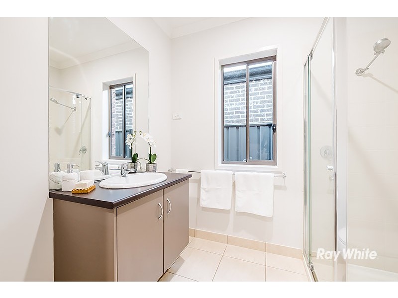 20 Gelderland Drive, Clyde North VIC 3978