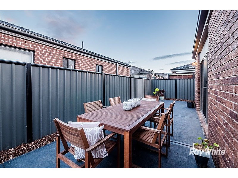 20 Gelderland Drive, Clyde North VIC 3978