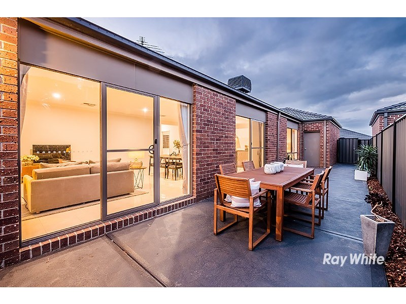 20 Gelderland Drive, Clyde North VIC 3978