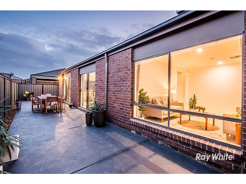 20 Gelderland Drive, Clyde North VIC 3978