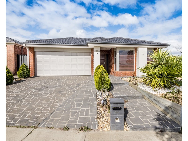 34 Mackillop Way, Clyde North VIC 3978