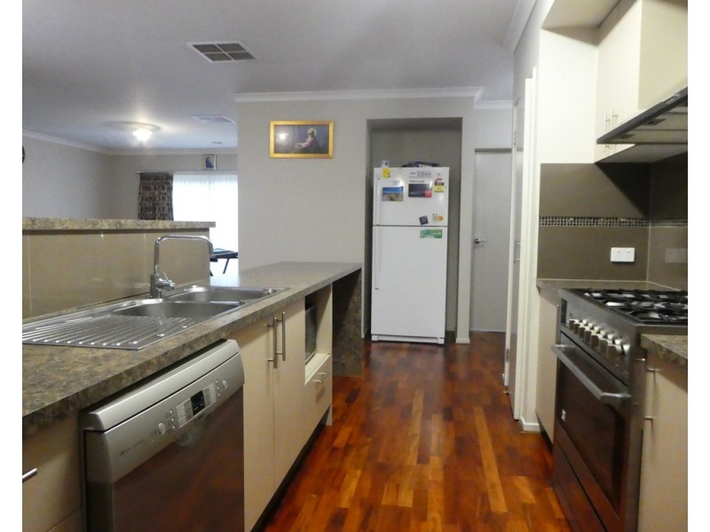 34 Mackillop Way, Clyde North VIC 3978