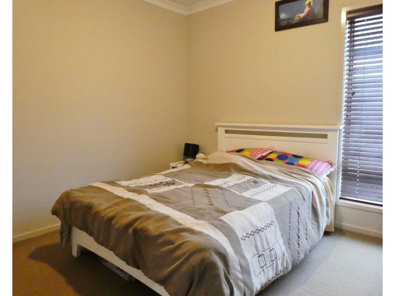 34 Mackillop Way, Clyde North VIC 3978